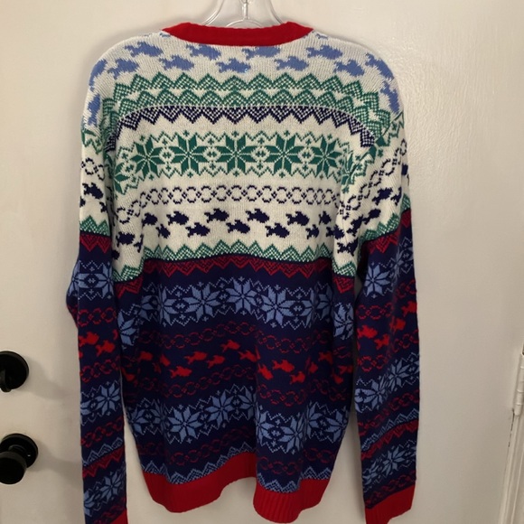 Buzzard Bay Men’s Christmas Shark Sweater - Picture 4 of 8